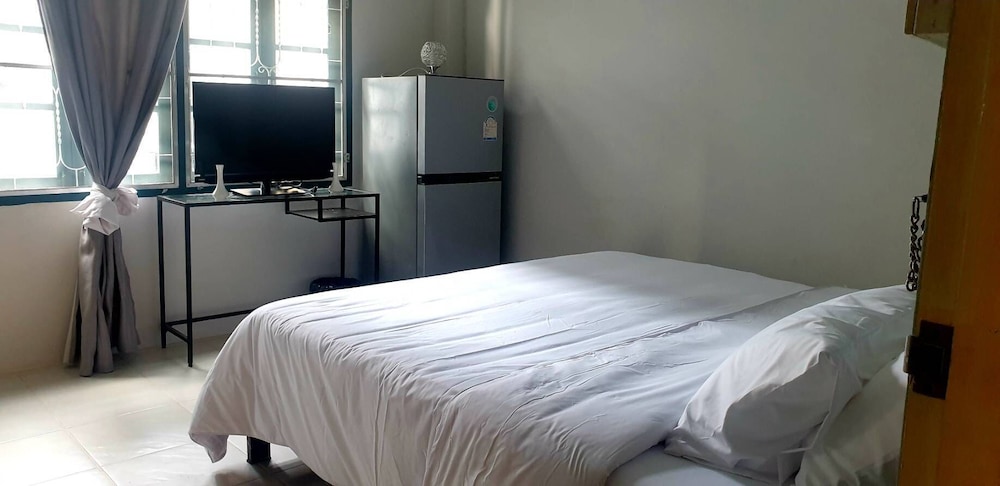 ASOKE MONTRI HOSTEL 32/50