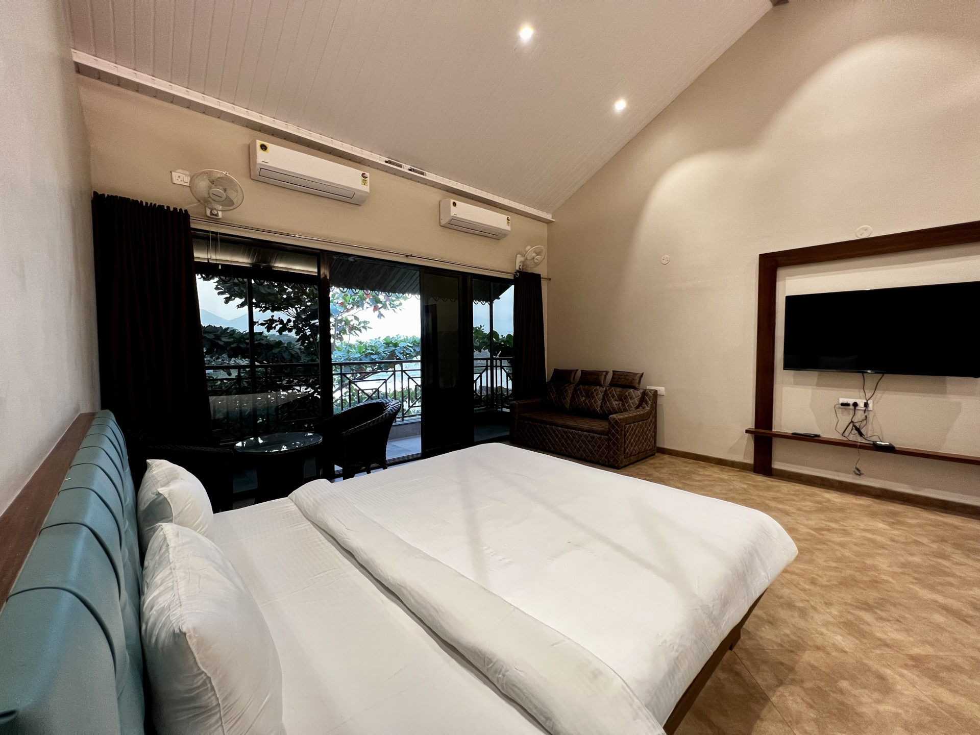 Room at Paramount Riverfront Resort and Spa, KARJAT