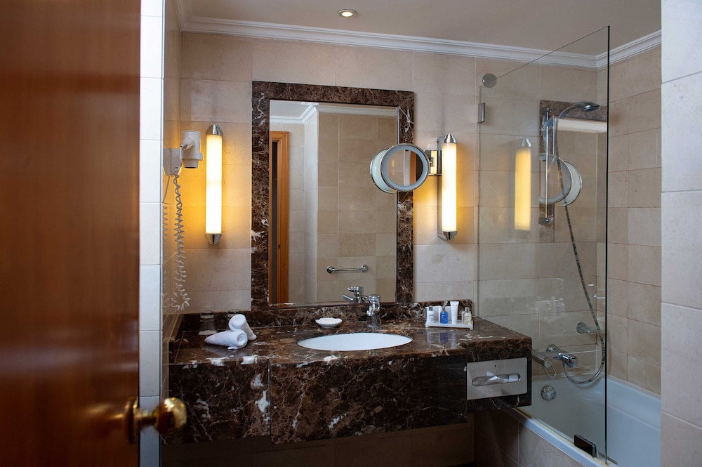 Radisson Blu Martinez Beirut 70/72