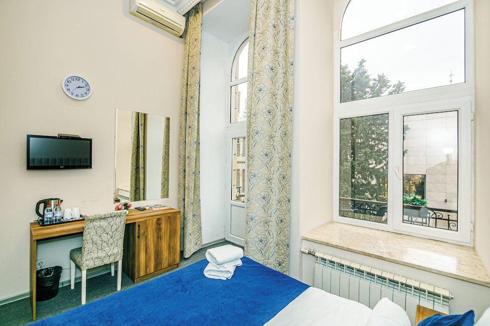 Bristol Hotel Baku 21/51