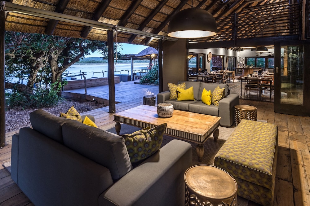 Kariega Game Reserve Main Lodge 23/50