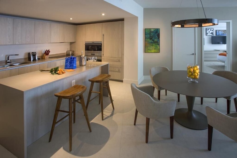 Lyfe Resort & Residences 60/66