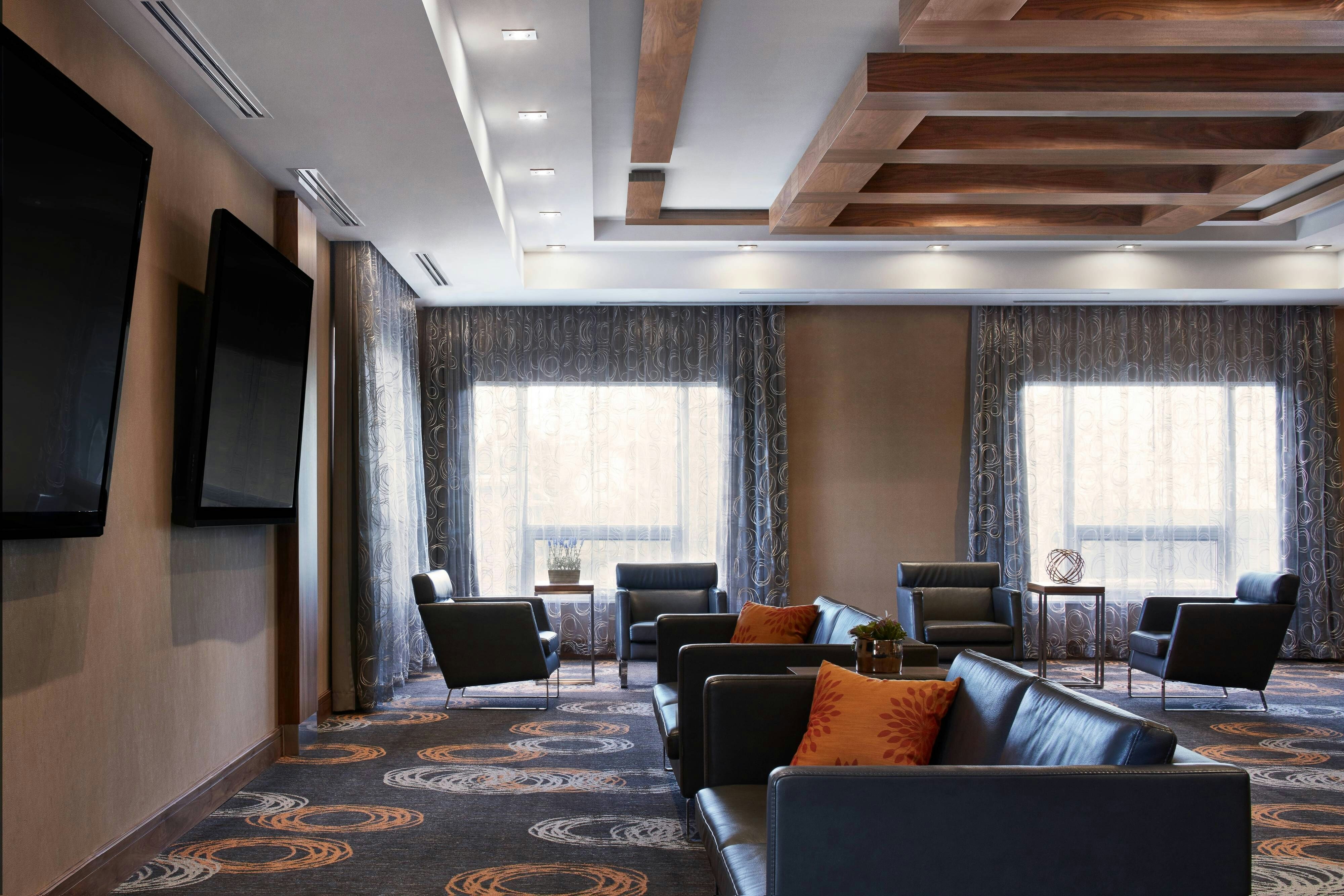 Delta Hotels By Marriott Waterloo 48/54