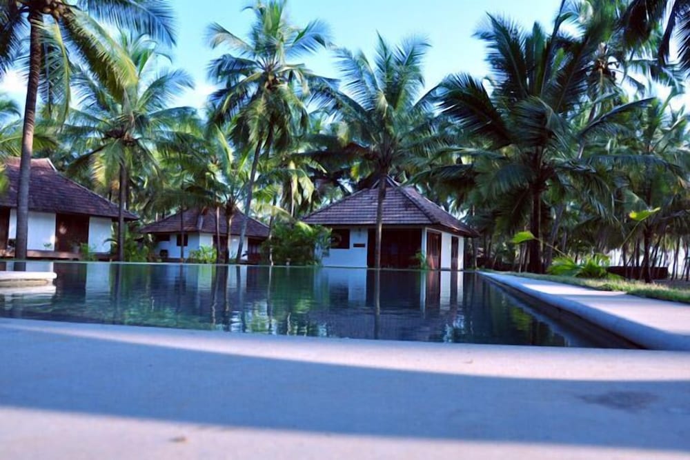KANAN BEACH RESORT 38/44