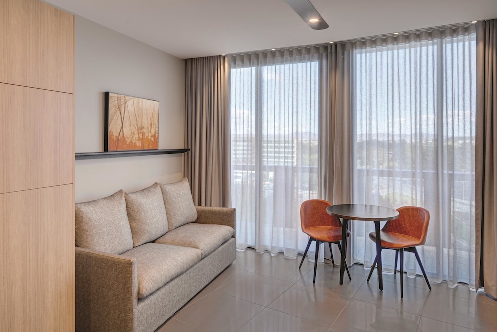 Vibe Hotel Canberra Airport 35/63