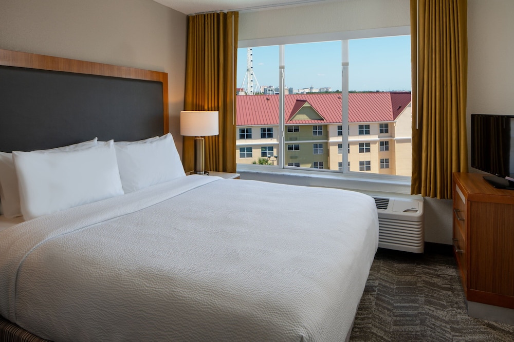 SUITE, KING BED, SOFA, ACCESSIBLE