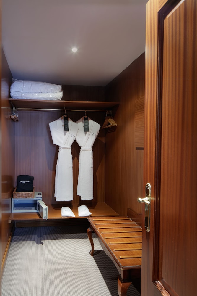 Melia White House 30/80