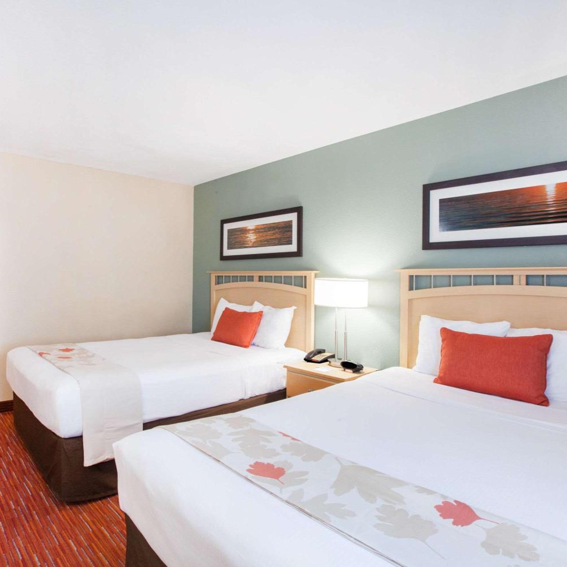 Efficiency, Suite, 2 Queen Beds, Bathtub, Accessible