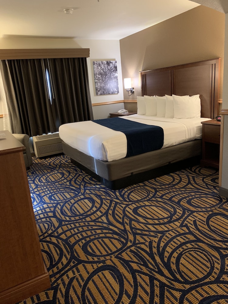 Best Western Woodburn 10/46