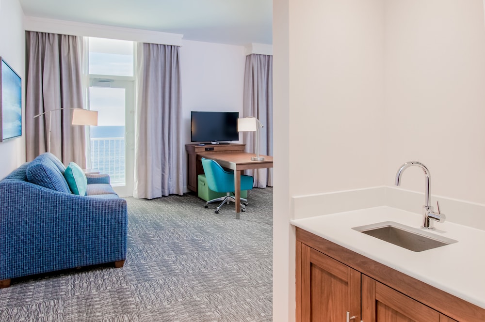 Hampton Inn & Suites Panama City Beach-Beachfront 23/33