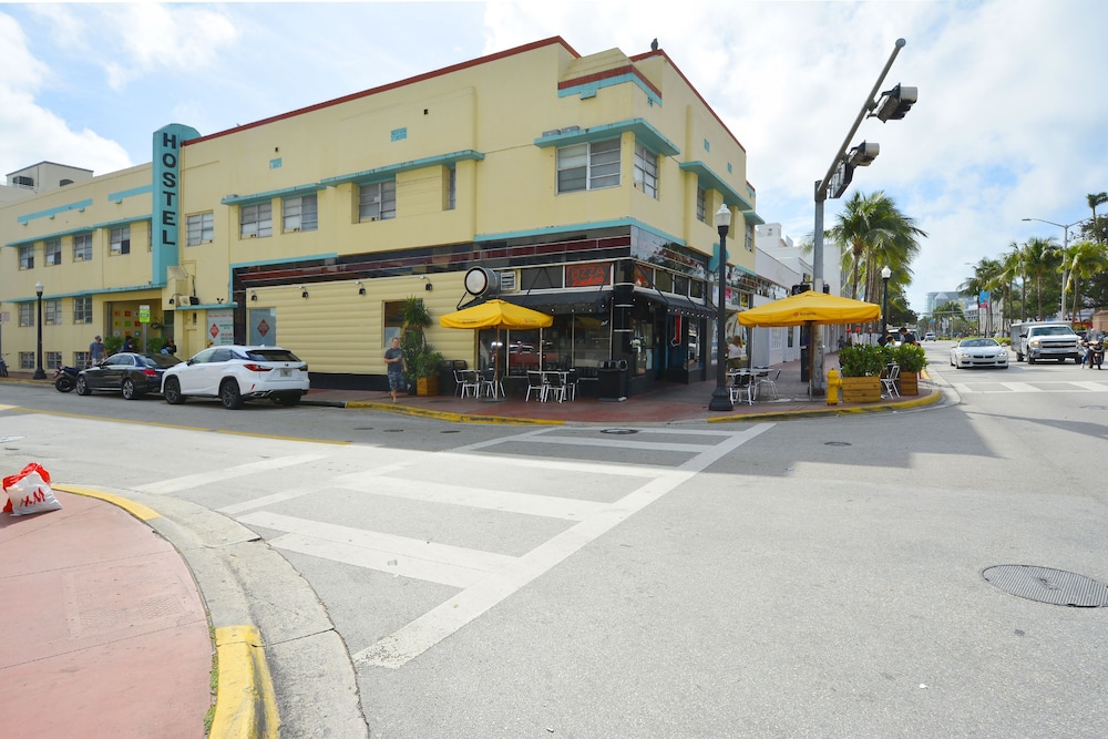 South Beach Rooms and Hostel 1/48