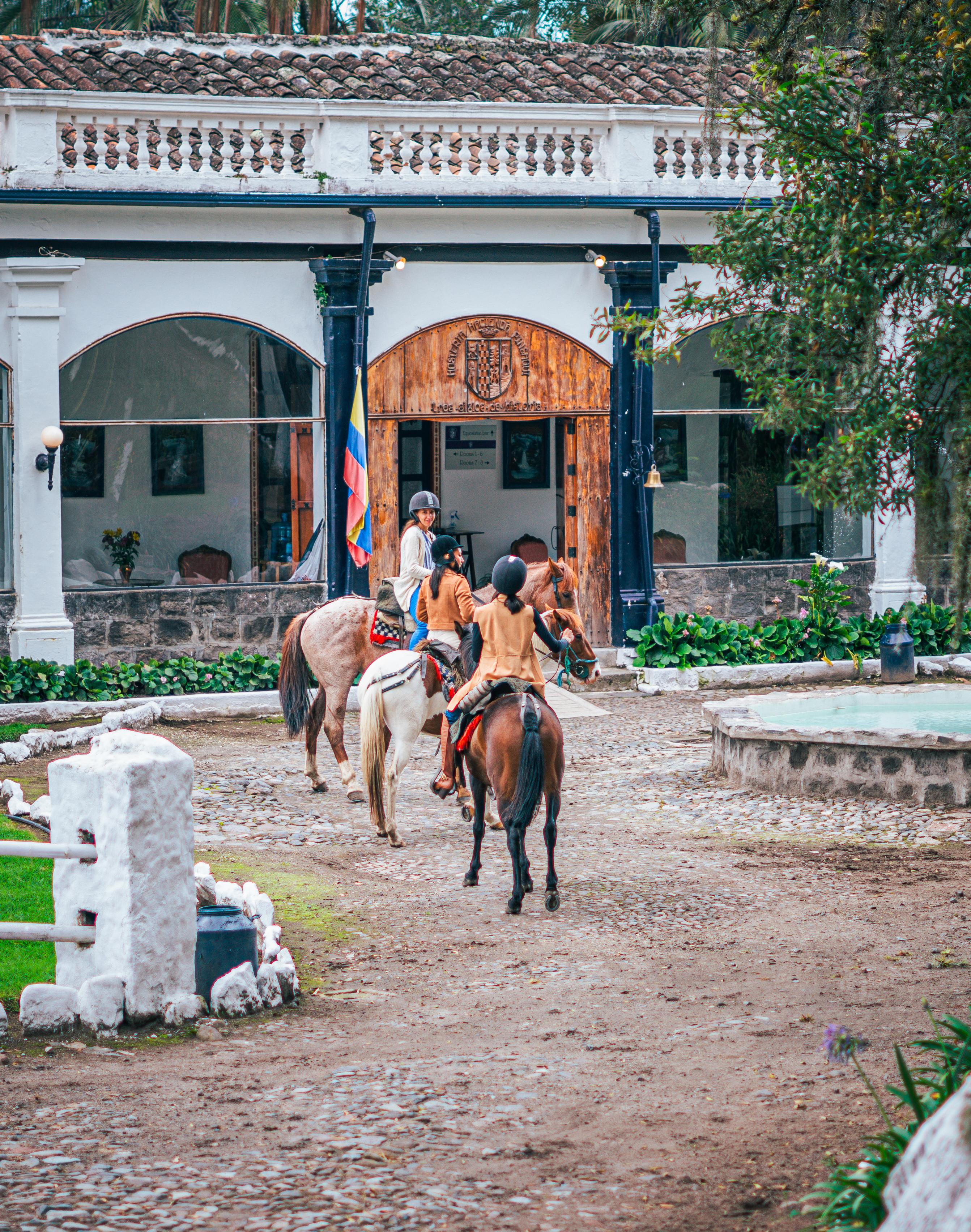 Hosteria Hacienda Pinsaqui 45/47