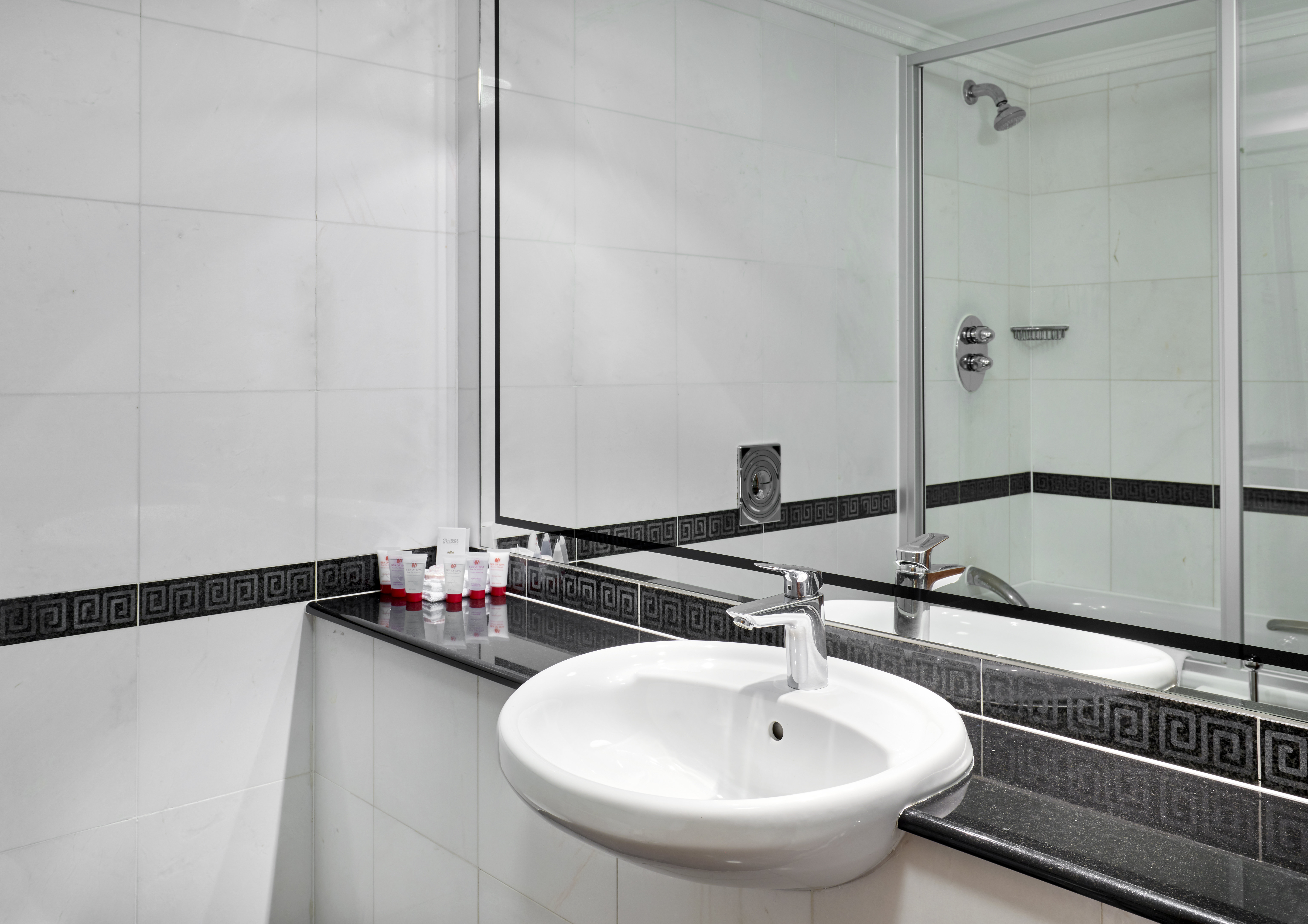 Leonardo Royal Hotel London City 69/69