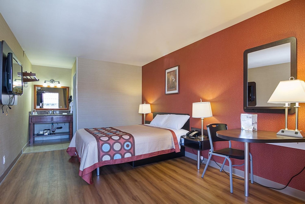 Motel6 La Mesa, CA 24/67