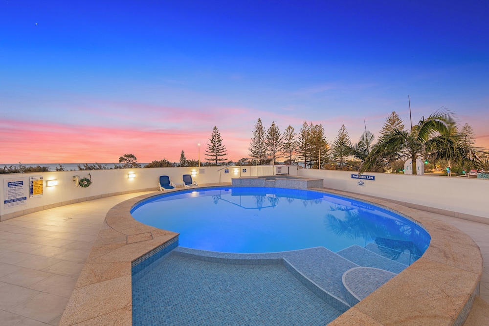 AQUARIUS RESORT 37/82