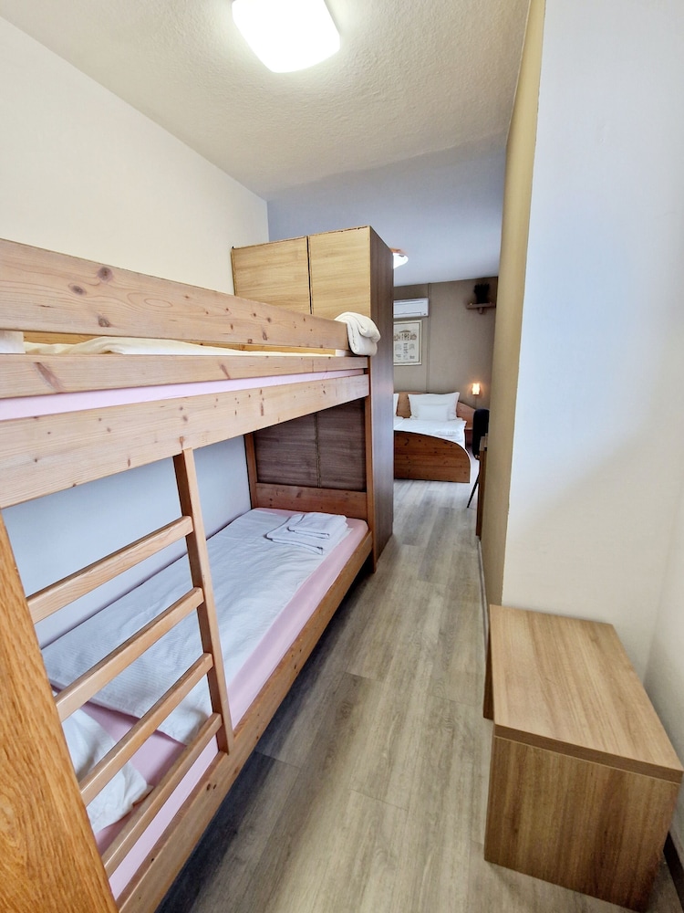 Hotel Rheintal 35/49