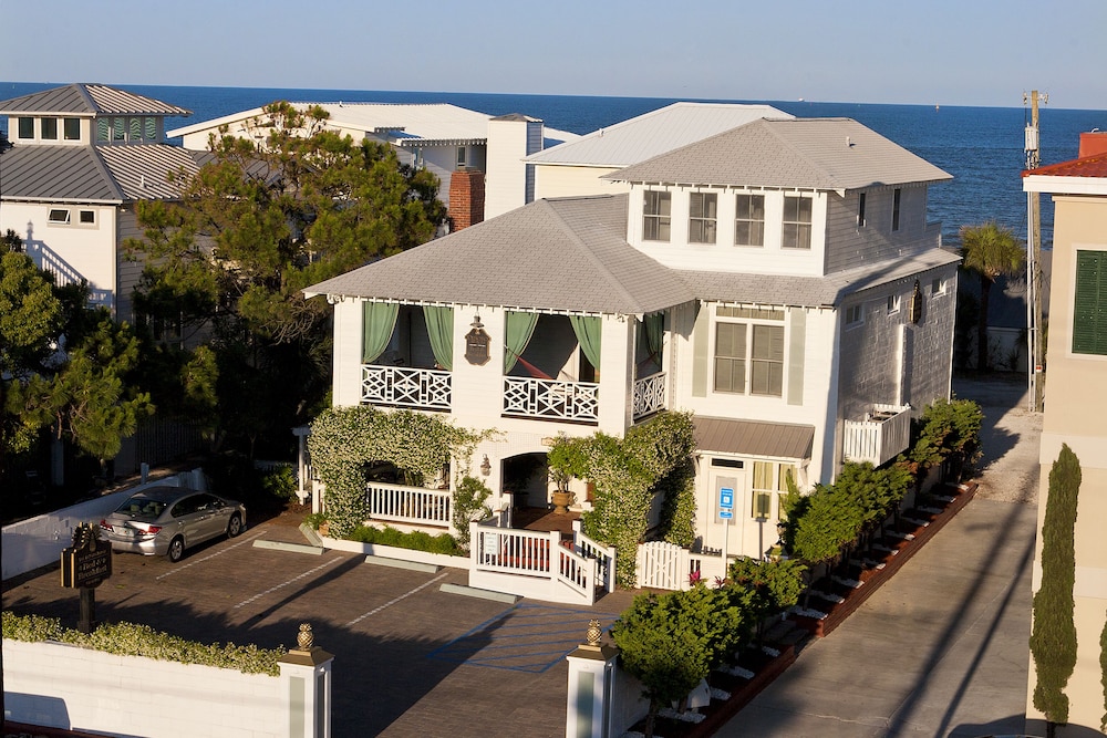 DeSoto Beach Bed & Breakfast 1/40