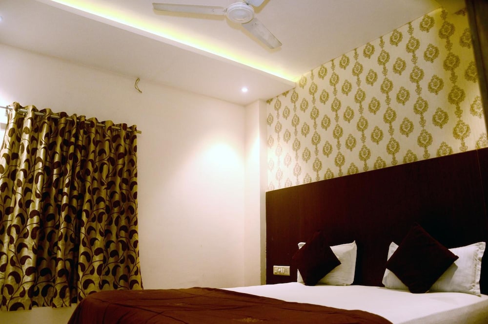 Hotel Shreeram 14/37