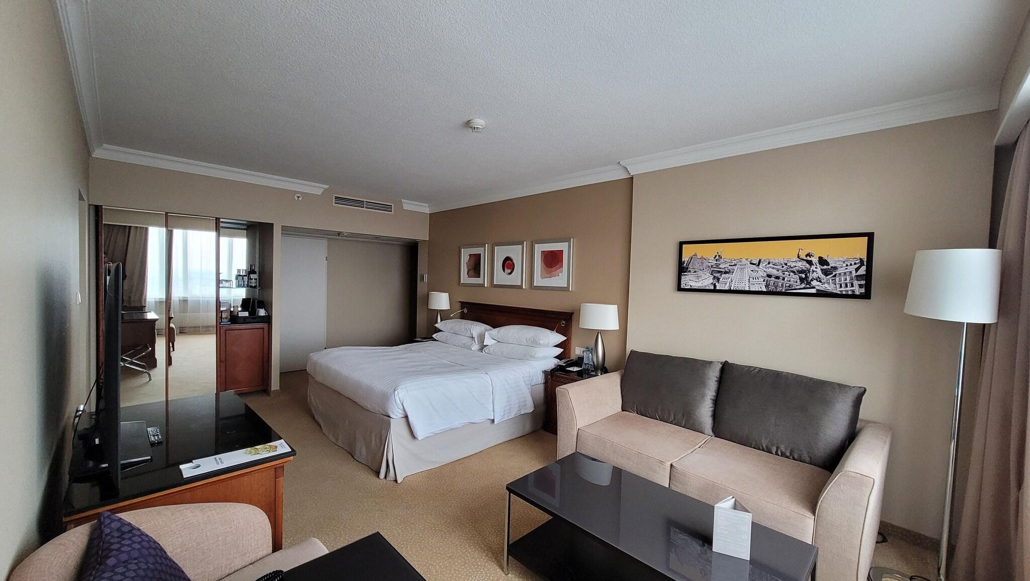 جناح جونيور بسرير كينج، Warsaw Presidential Hotel 2/5