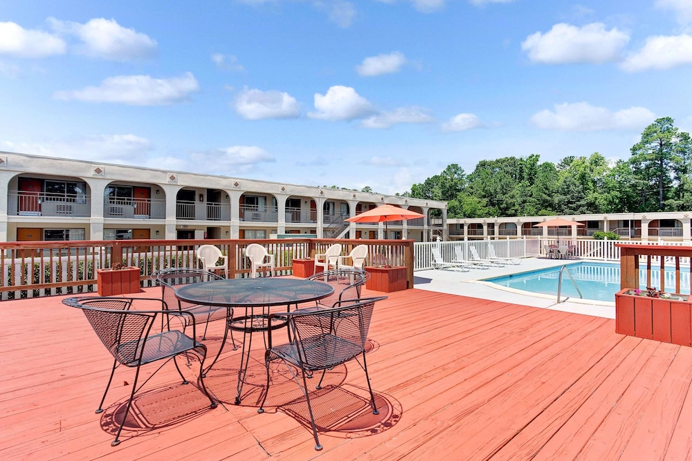 Super 8 by Wyndham Williamsburg/Historic Area 15/26