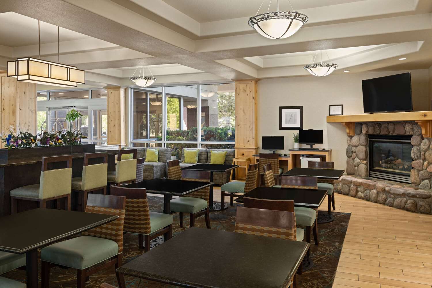 La Quinta Inn and Suites by Wyndham Idaho Falls/Ammon 37/54
