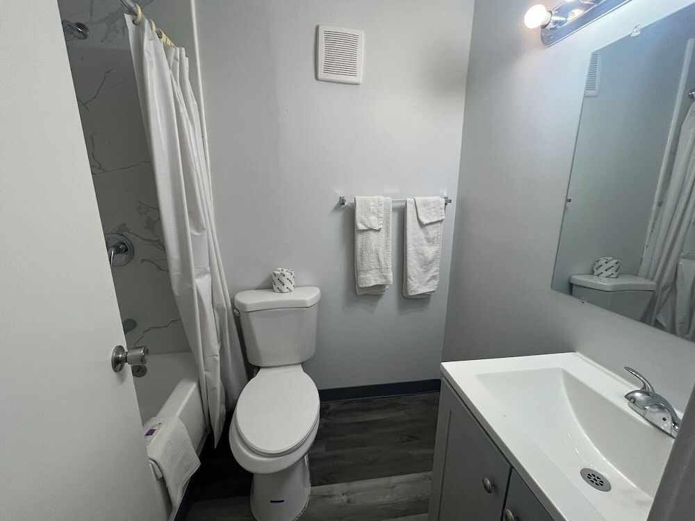 Motel6 Chicago, IL - Halsted 18/23