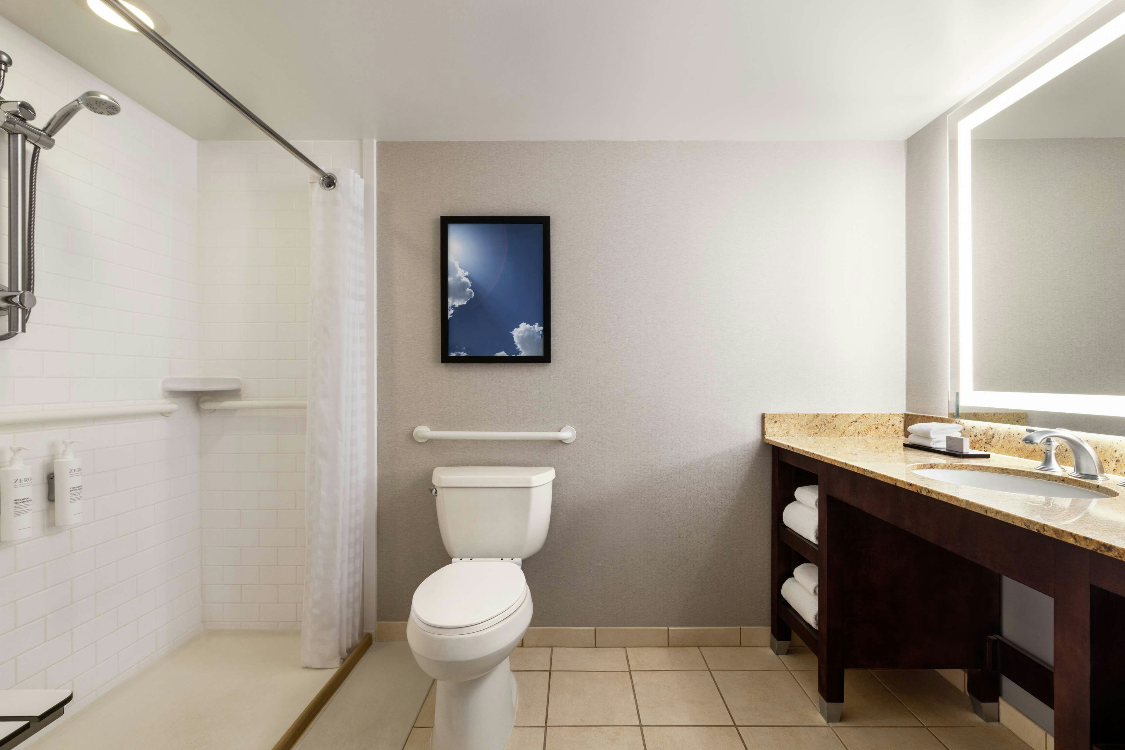 Embassy Suites by Hilton Kansas City Overland Park 50/50