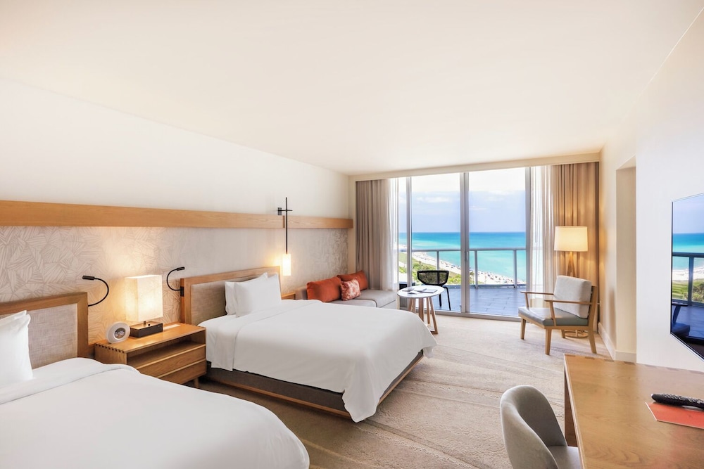 JUNIOR SUITE, 2 QUEEN BEDS, OCEAN VIEW, BALCONY