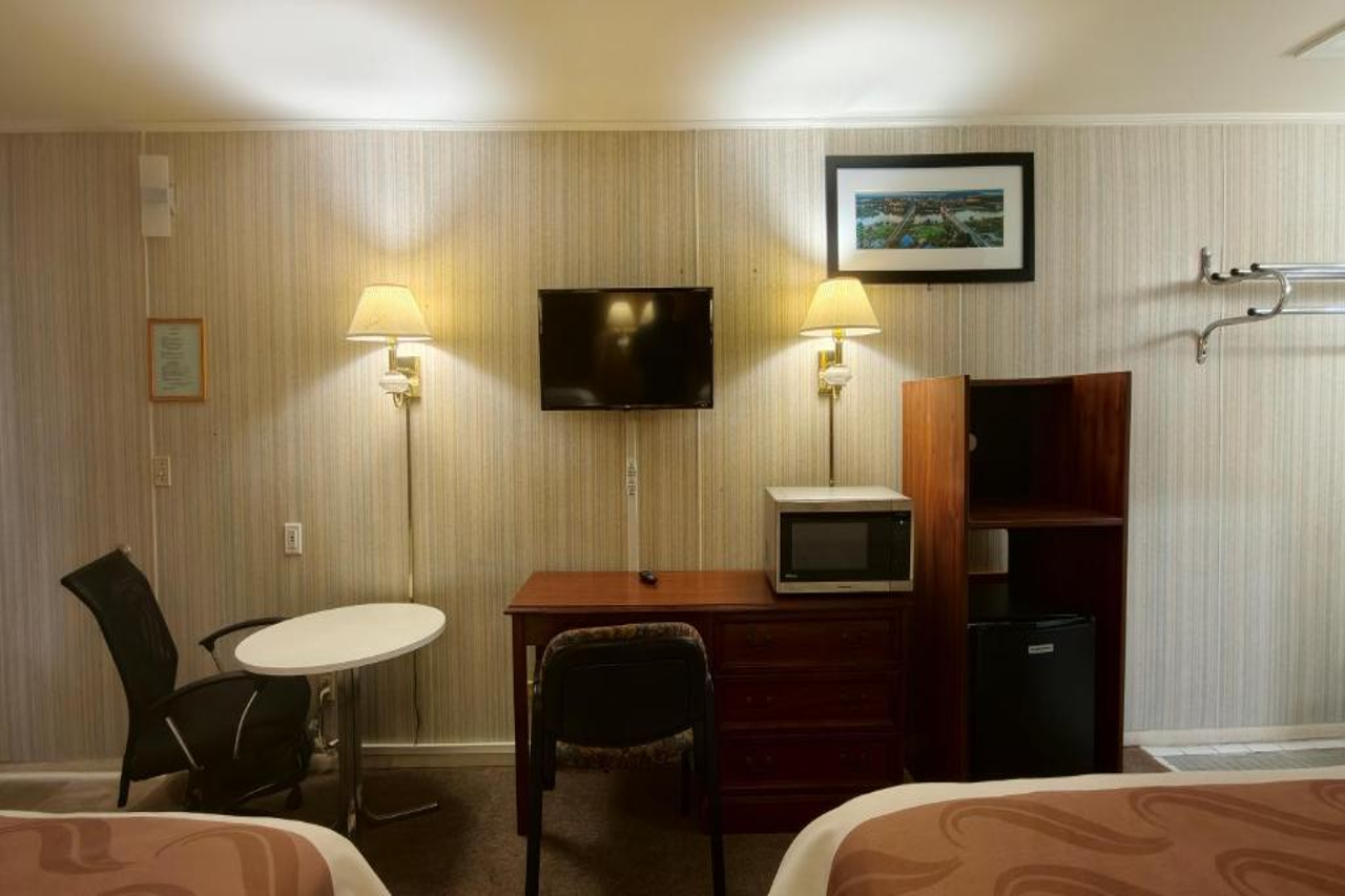 Liberty Inn Scottsboro Near Lake Guntersville 15/19