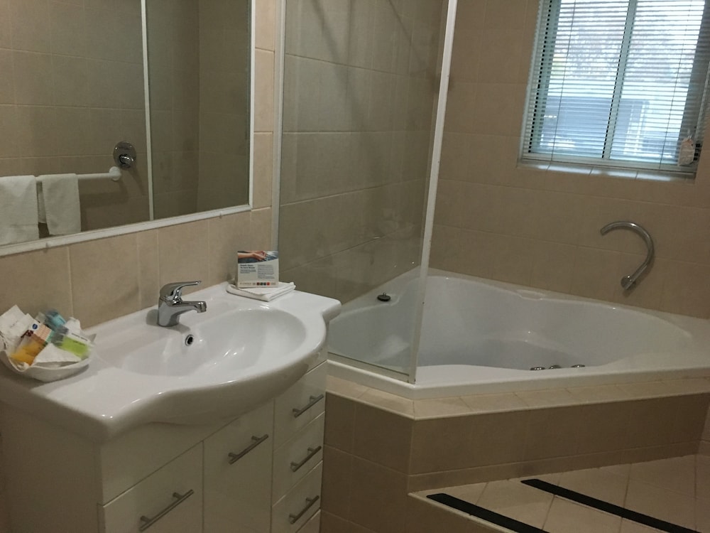 Albury Georgian Motel Suites 21/35