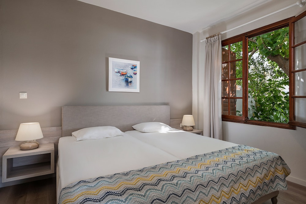 2 BEDROOMS, APARTMENT, TWIN BEDS, KING BED, 2 SOFA