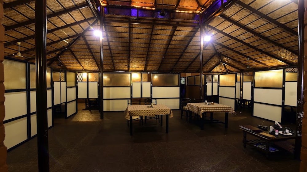 Hotel Ashlesh 33/39