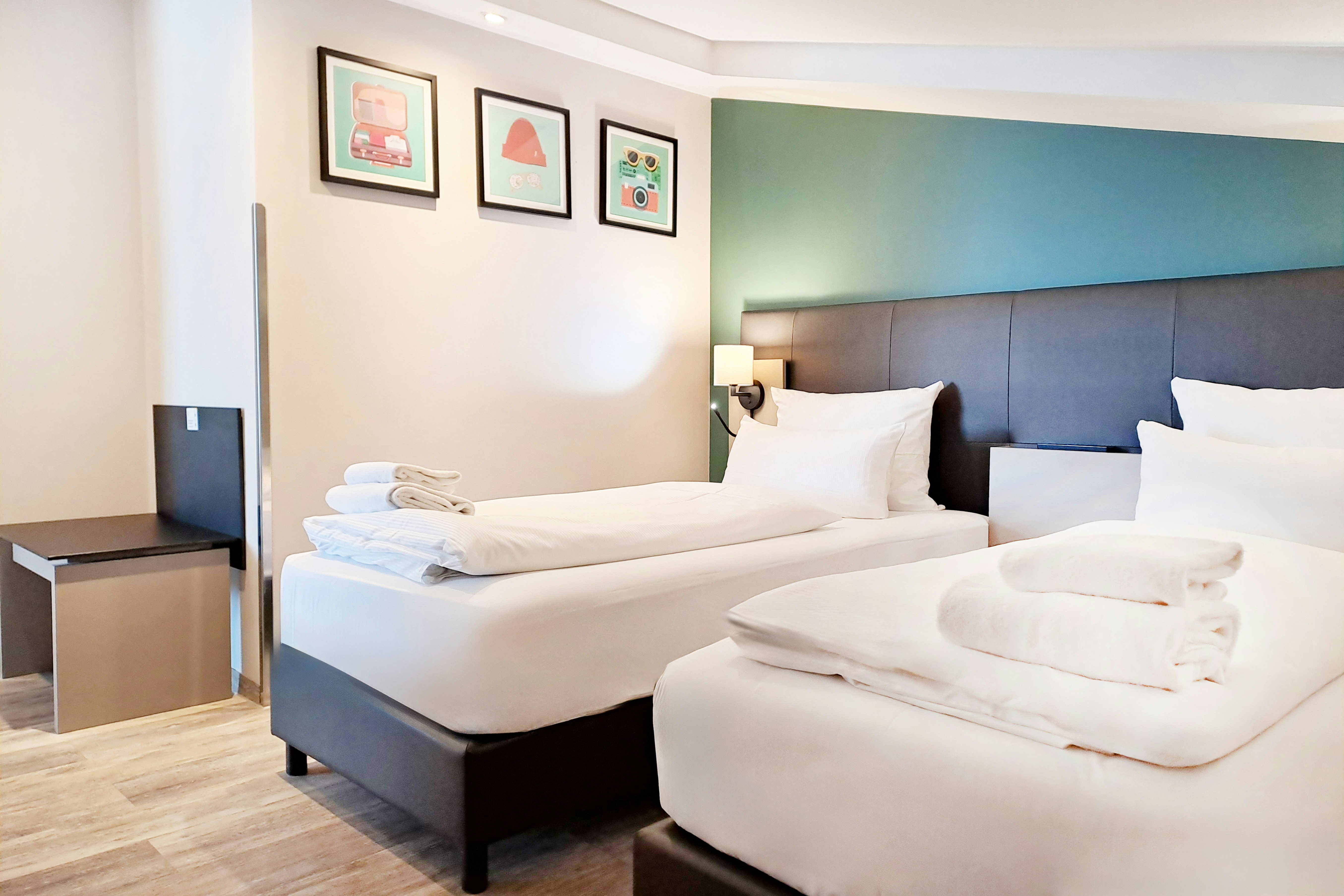 غرفة بريميوم بأربعة أسرّة، Select Hotel A1 Bremen 2/9