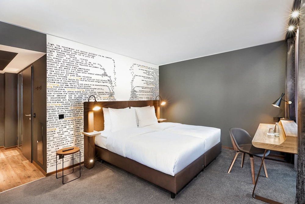 Junior Suite, Queen Bed