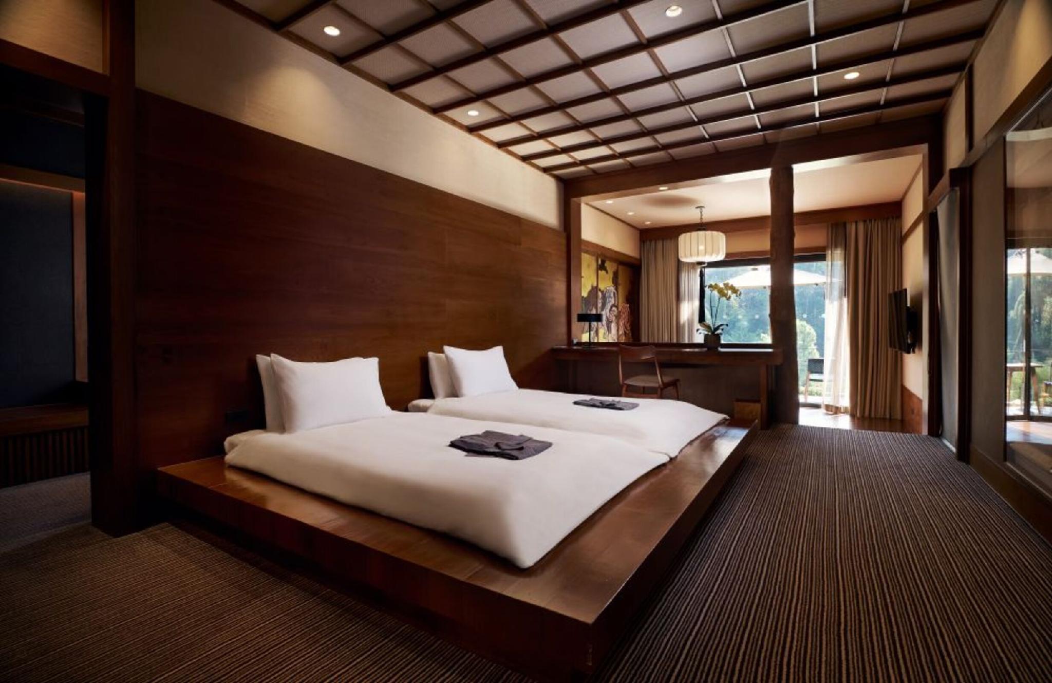 Imperial, Suite