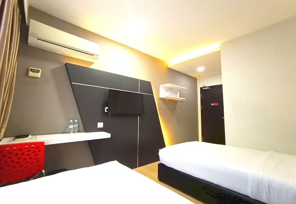 Hotel O Hi Inn 32/45