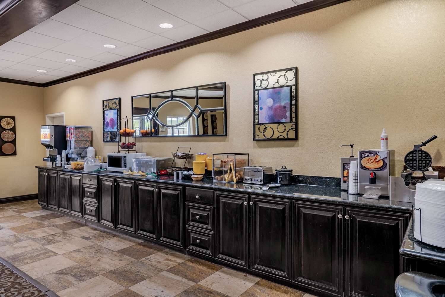 restaurant cafeteria