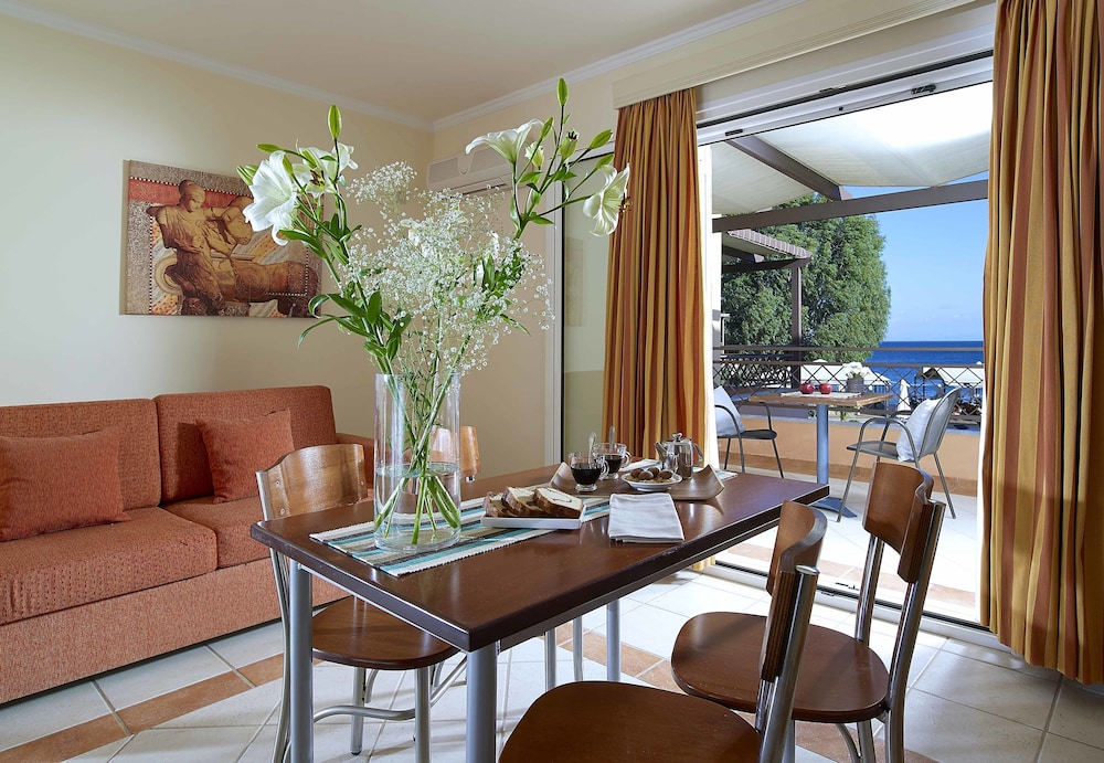 Avantis Suites Hotel 24/50