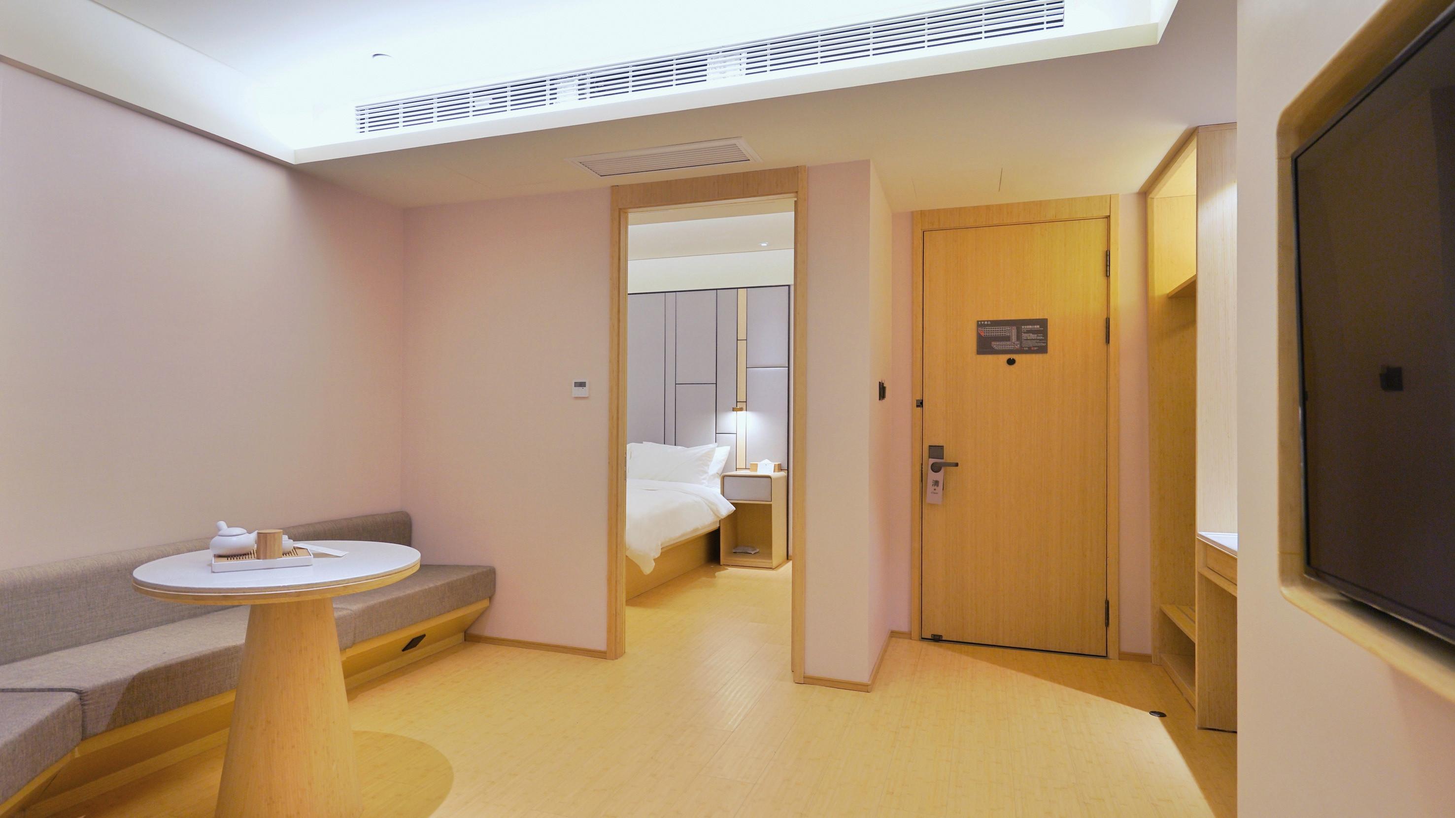 Ji Hotel (Shanghai Hongqiao National Exhibition and Convention Center Huaxiang Road) 17/33
