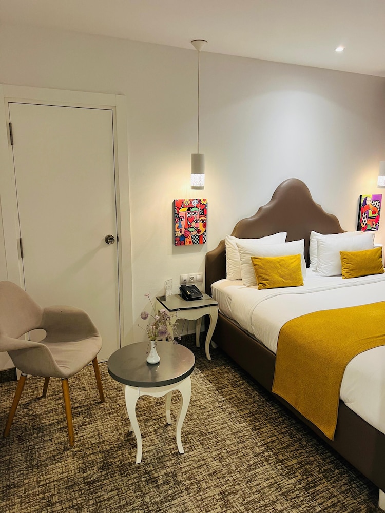 Hotel Lac Leman 30/59