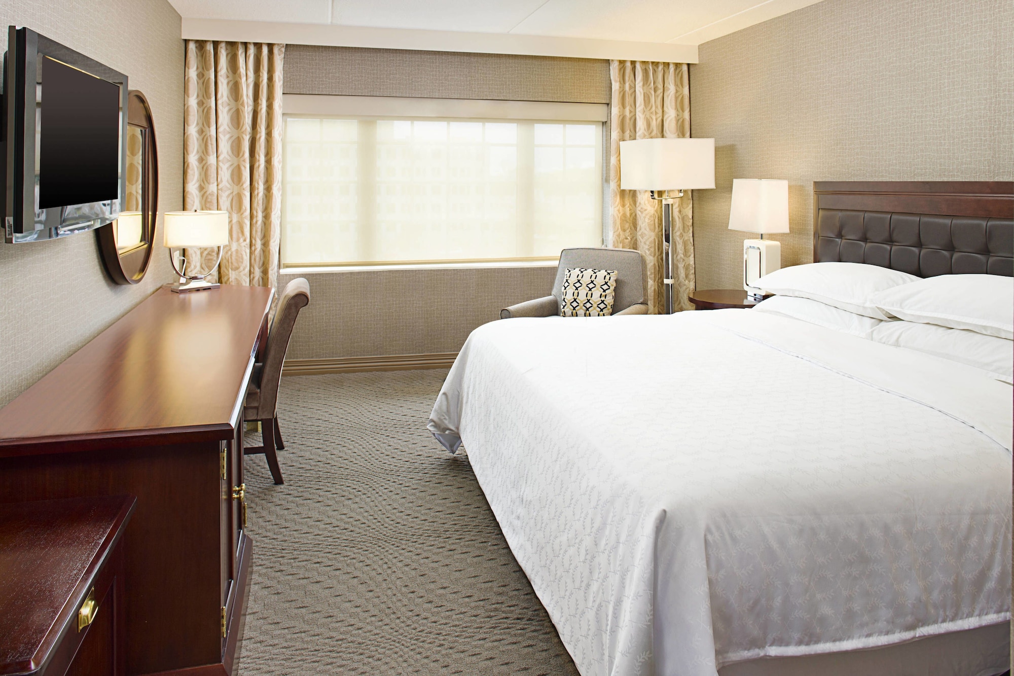 غرفة بسرير كينج لذوي الإعاقة، Sheraton Rockville Hotel 2/3