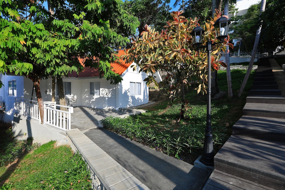 Kata White Villas 33/44