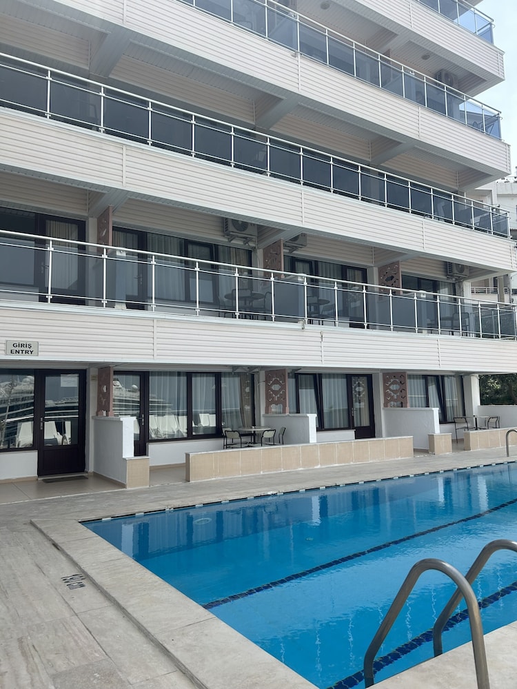 Stella Hotel 2/34
