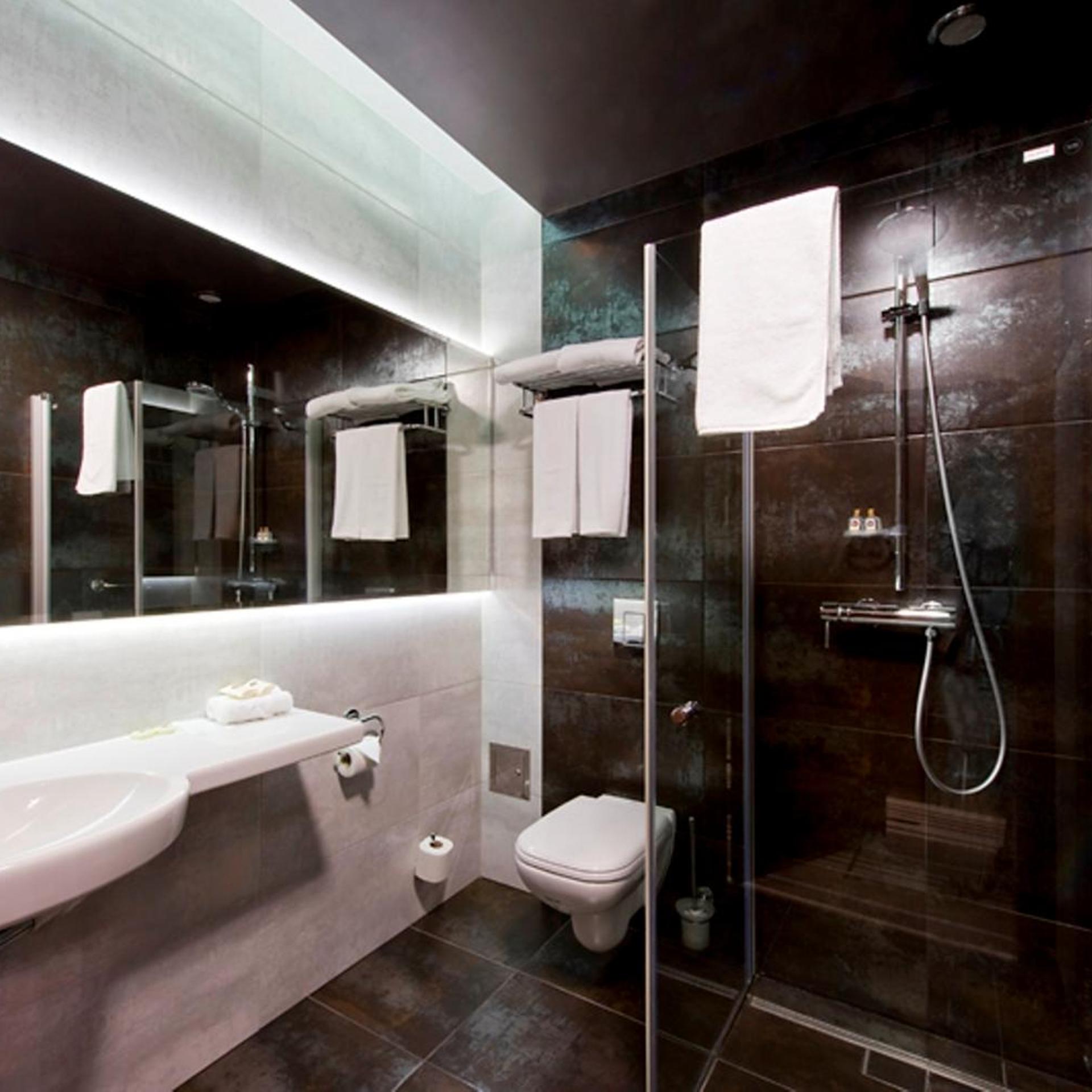 HOTEL SYMFONIA(EX. BEST WESTERN Symfonia Hotel) 49/50