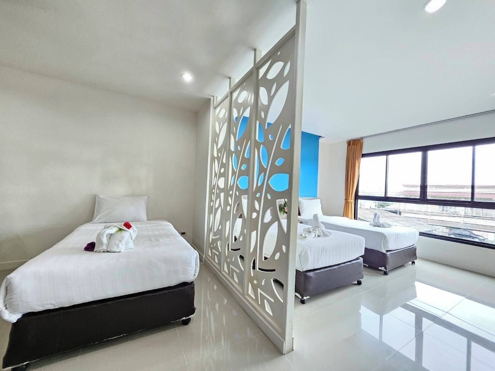 S4 Nai Yang Beach 20/45