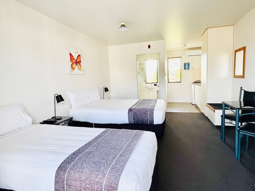 Plus, Studio, 1 Queen and 1 Single Bed, Queen Bed