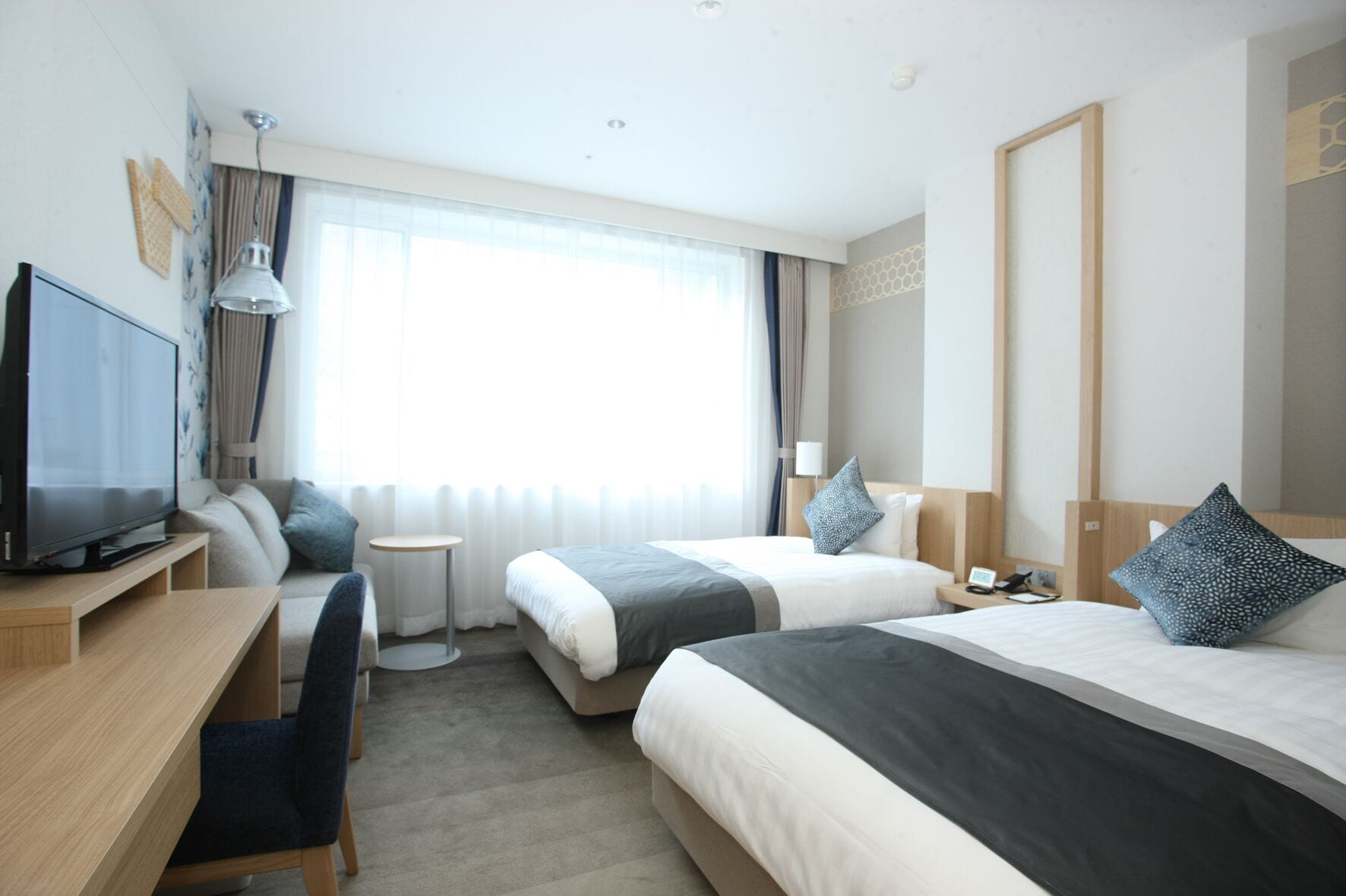 COMFORT, TWIN BEDS