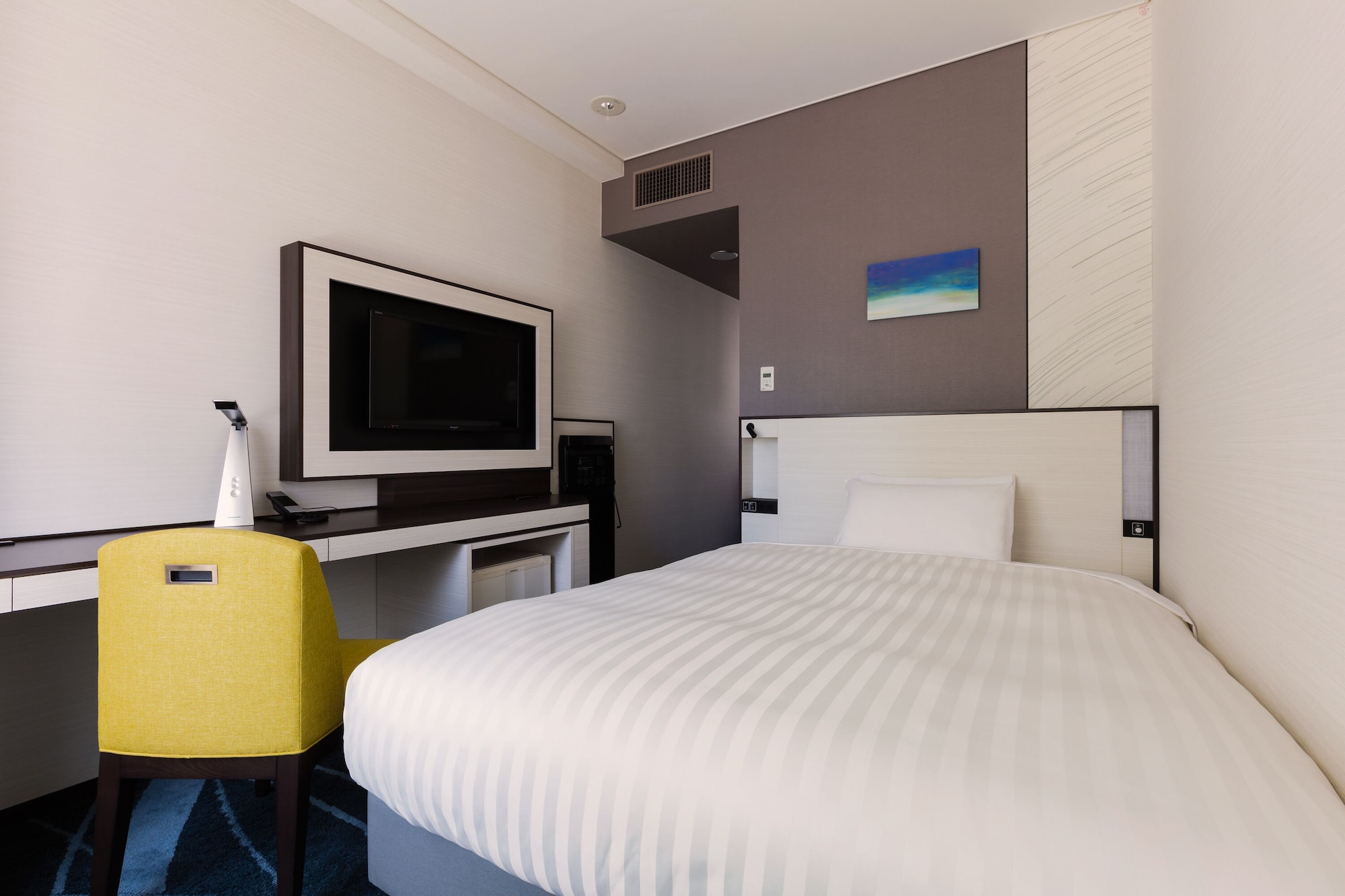 ROOM, SINGLE