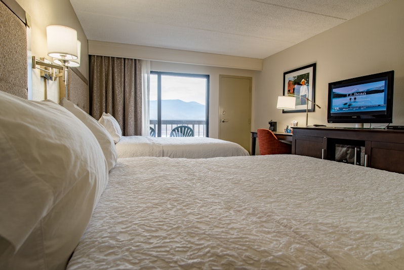 Hampton Inn Caryville-I-75/Cove Lake-State Park 17/84