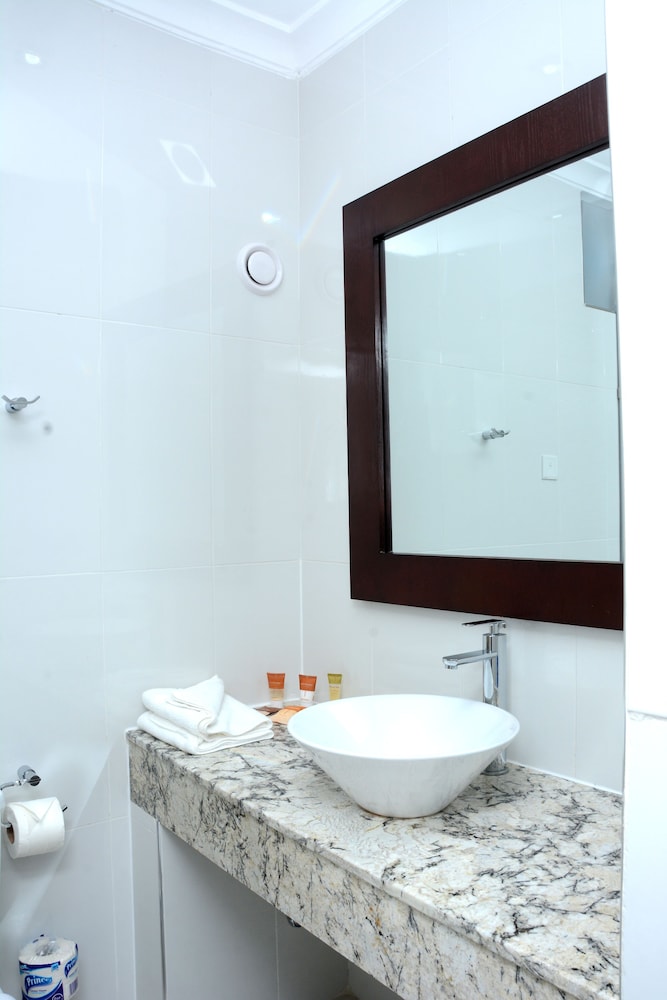 BON HOTEL STRATTON ASOKORO 20/45